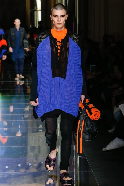 Look 54